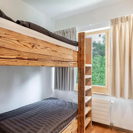 アパート Etrier クラン